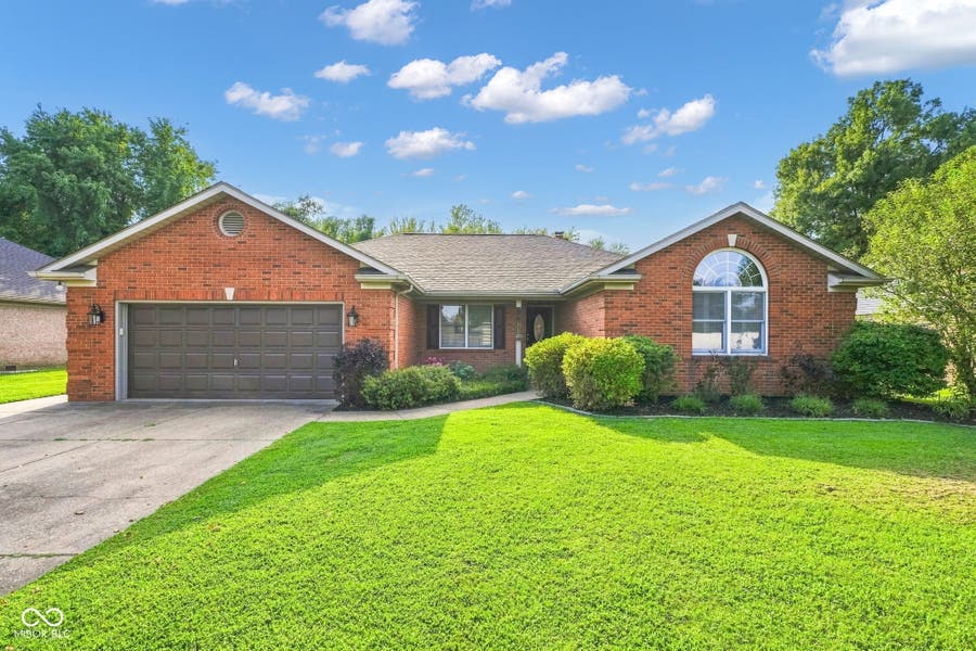 Property photo for 2611 Conestoga Court, Newburgh, IN