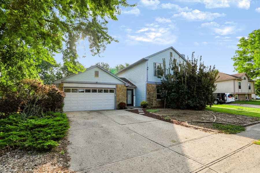 Property photo for 7549 Southern Lakes Drive, Indianapolis, IN