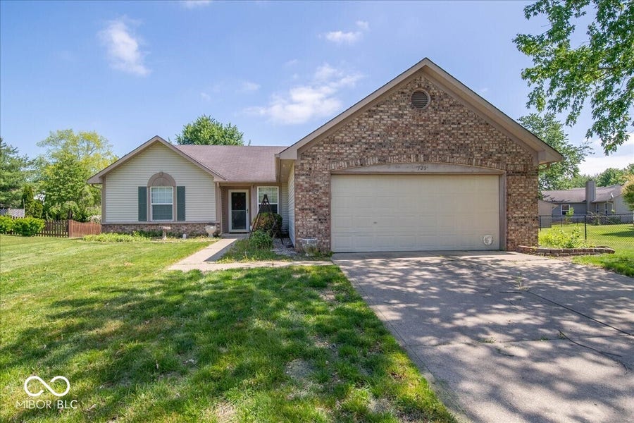 Property photo for 725 Lake Shore Road, Franklin, IN