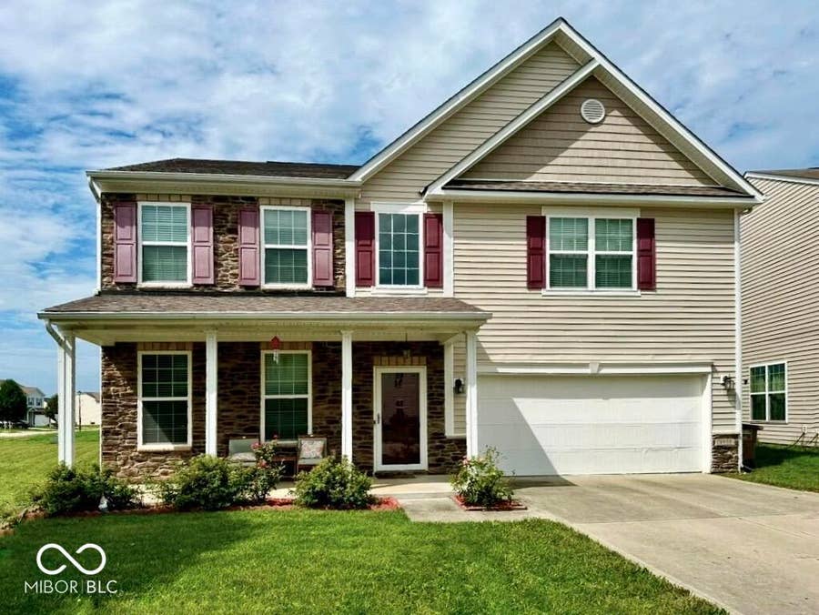 Property photo for 1935 Lakecrest Drive, Columbus, IN
