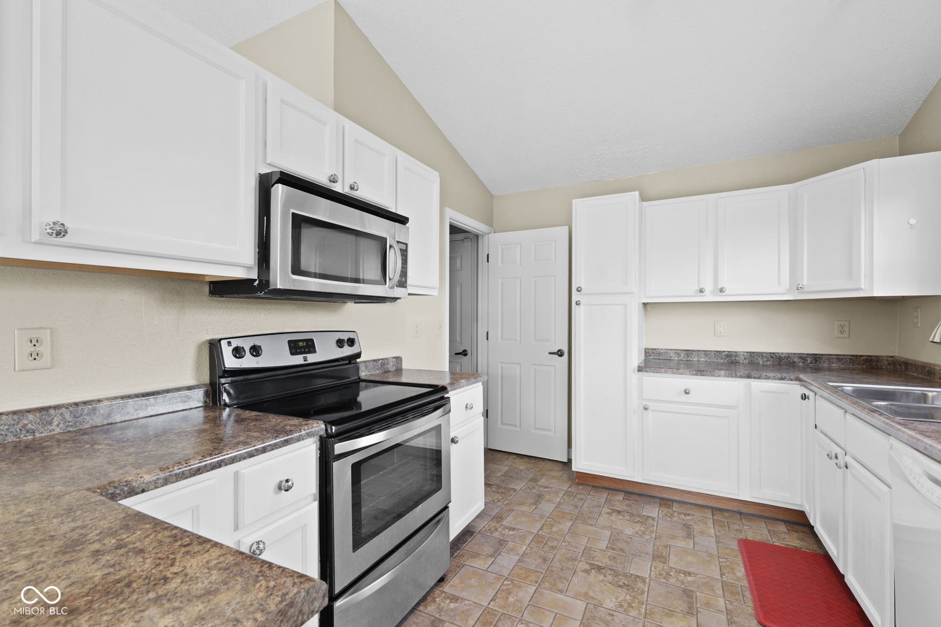 8343 Crosser Drive, Indianapolis, IN 46237
