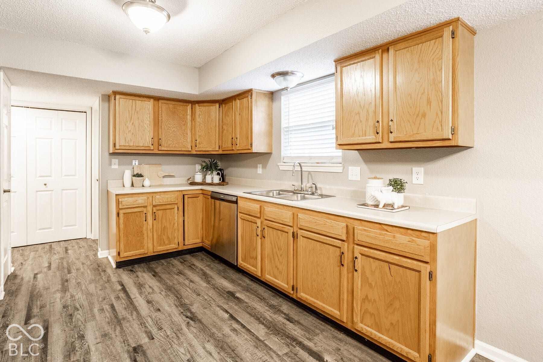 12351 Blue Sky Drive, Fishers, IN 46037 12351 Blue Sky Drive, Fishers, IN 46037