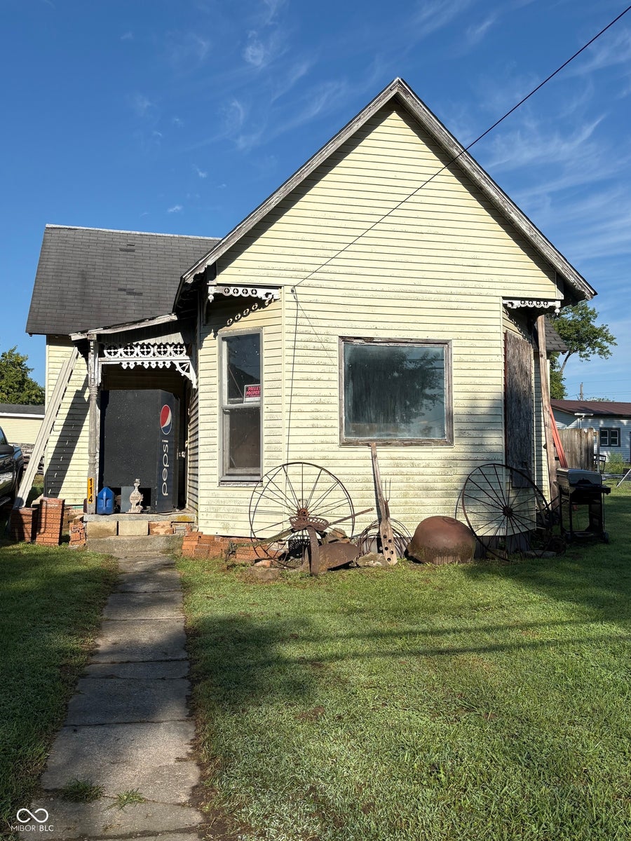 Property photo for 114 S Main, Fillmore, IN