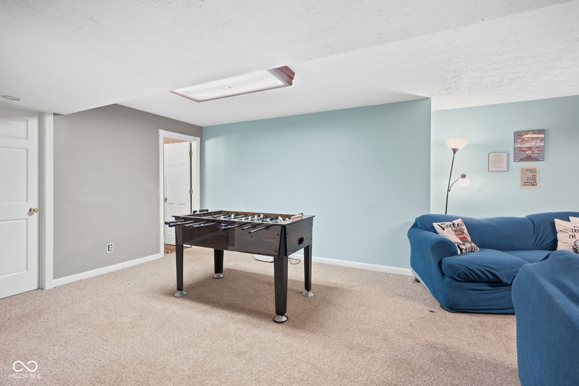 4154 Moss Ridge, Indianapolis, IN 46237
