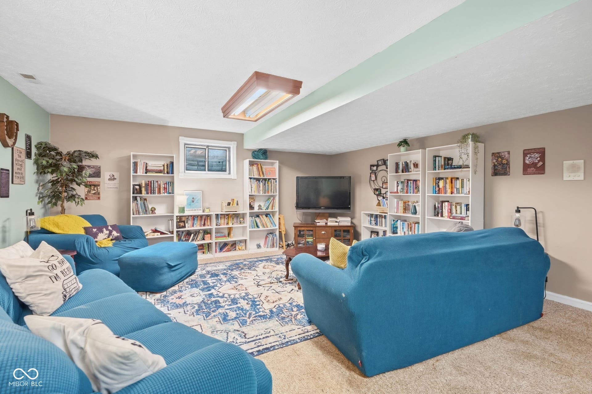 4154 Moss Ridge, Indianapolis, IN 46237