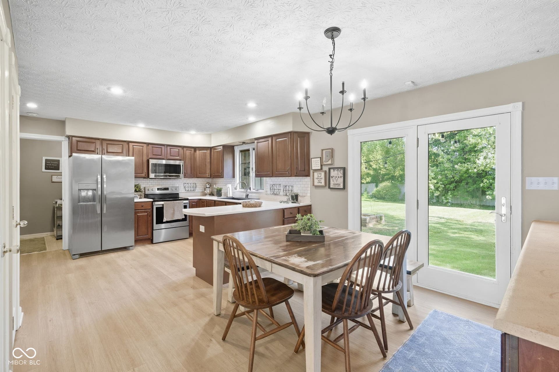4154 Moss Ridge, Indianapolis, IN 46237