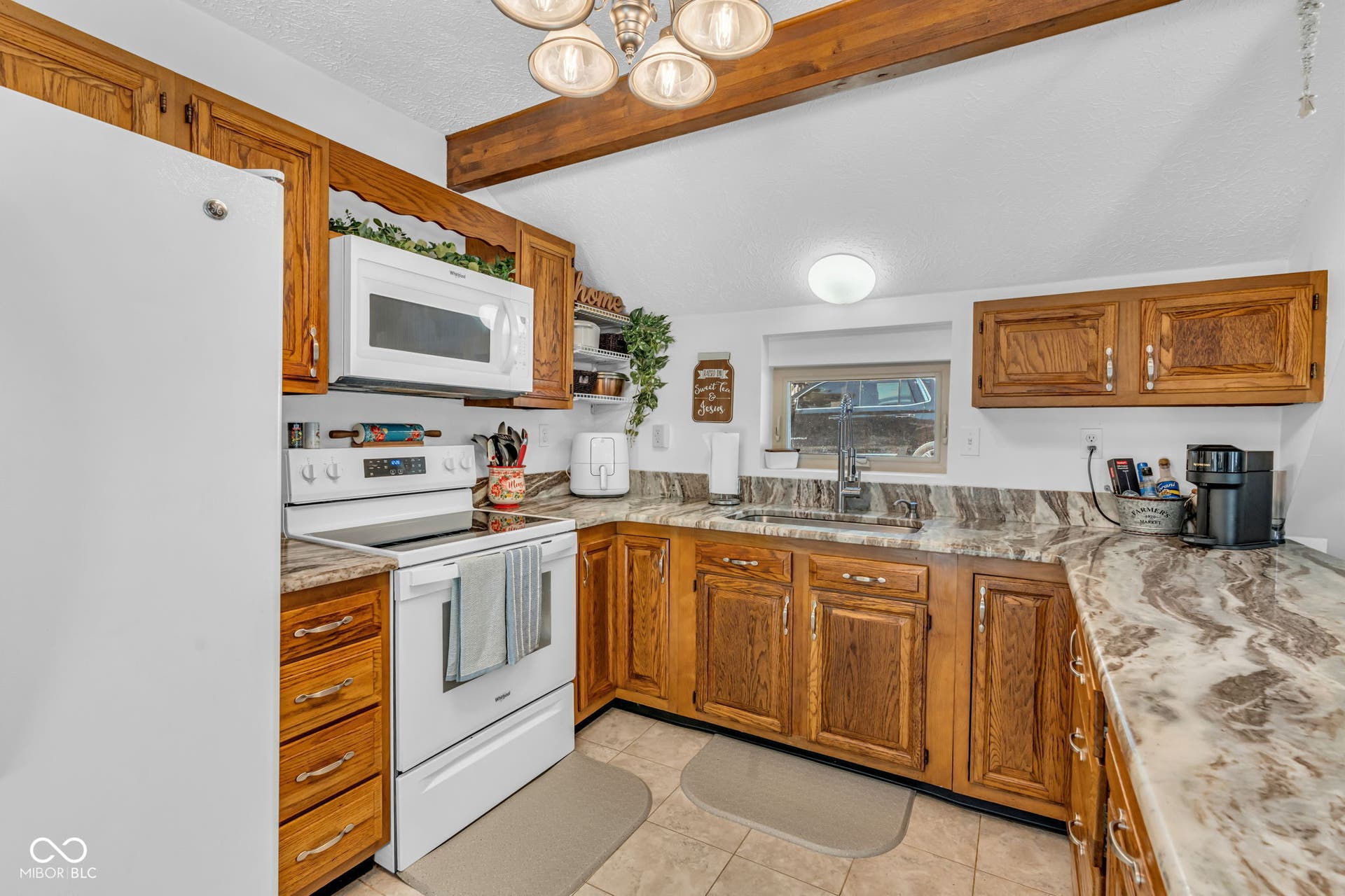 5432 W Whittier Drive, Knightstown, IN 46148 Kitchen