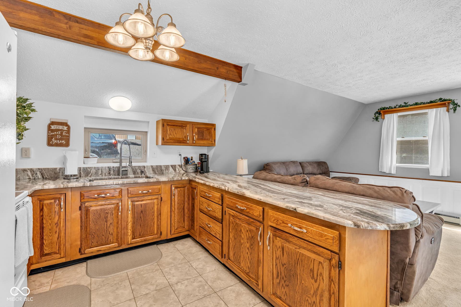5432 W Whittier Drive, Knightstown, IN 46148 Kitchen