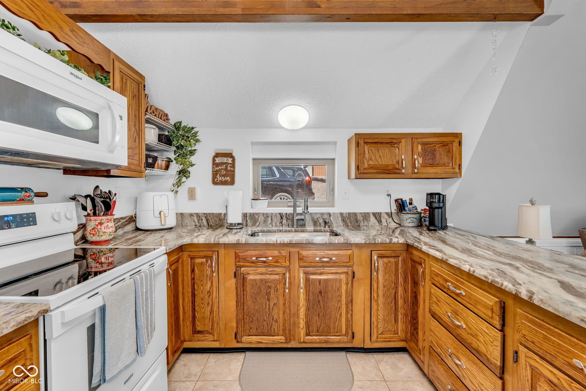 5432 W Whittier Drive, Knightstown, IN 46148 Kitchen