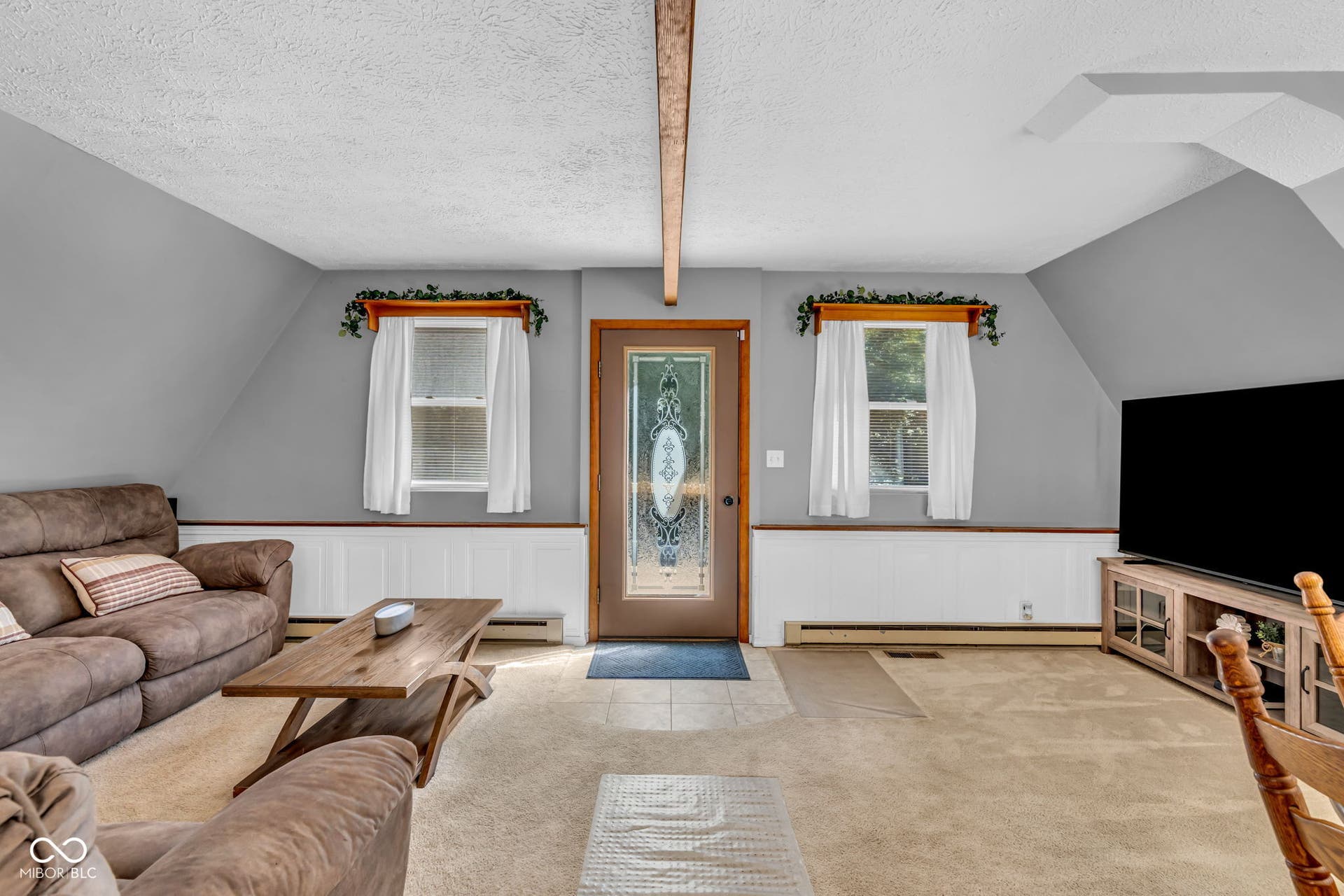 5432 W Whittier Drive, Knightstown, IN 46148 Living Room