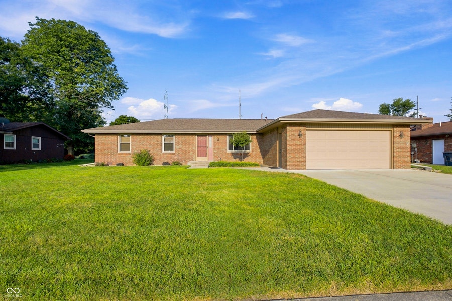 Property photo for 3260 Woodcrest Court, Columbus, IN