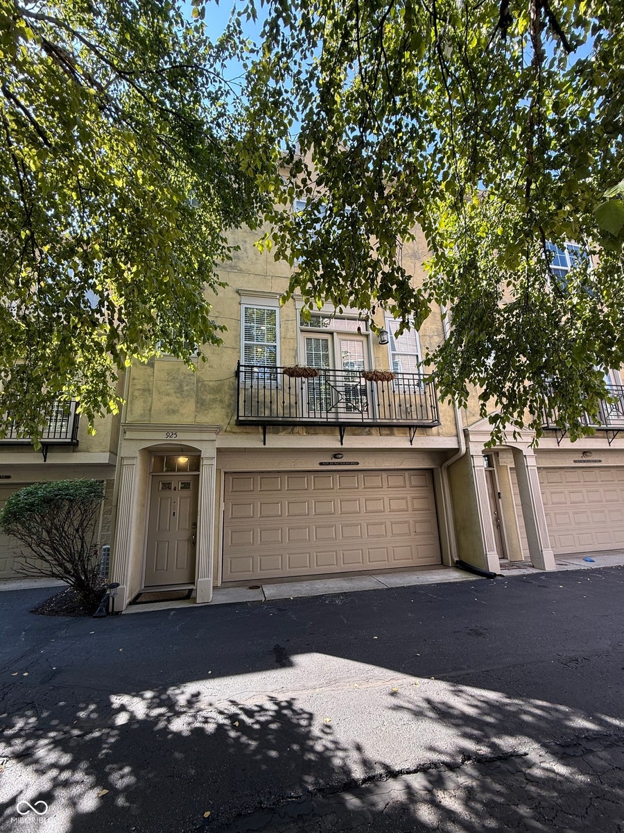 Property photo for 925 Junction Place, Indianapolis, IN