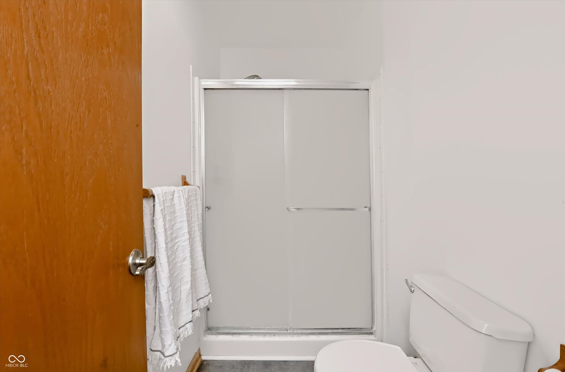108 Glenbrook Lane, Avon, IN 46123 Primary Bathroom
