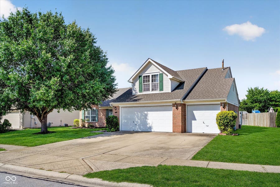 Property photo for 804 Weeping Way Lane, Avon, IN