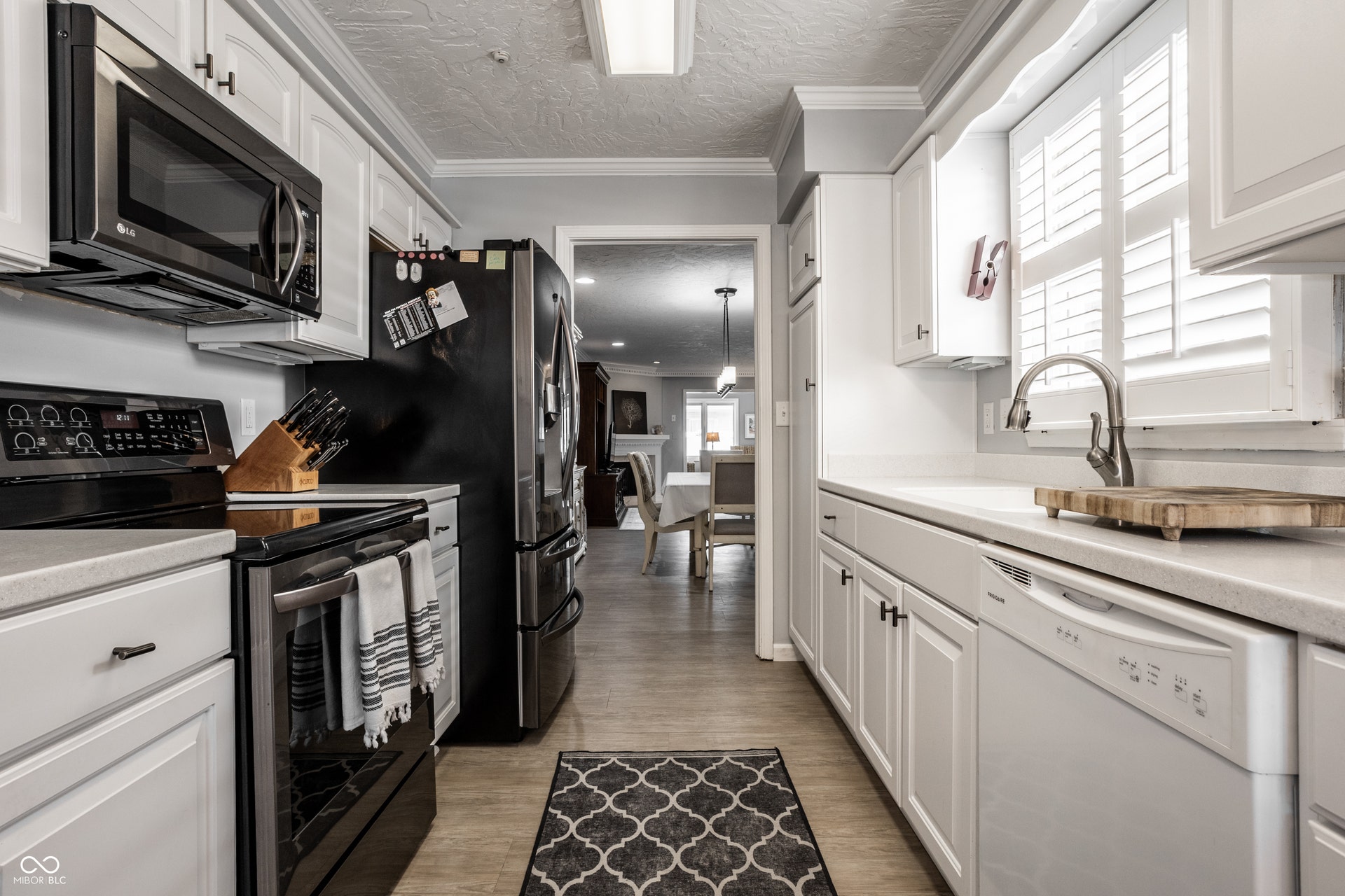 8406 Quail Hollow Road, Indianapolis, IN 46260 8406 Quail Hollow Road, Indianapolis, IN 46260