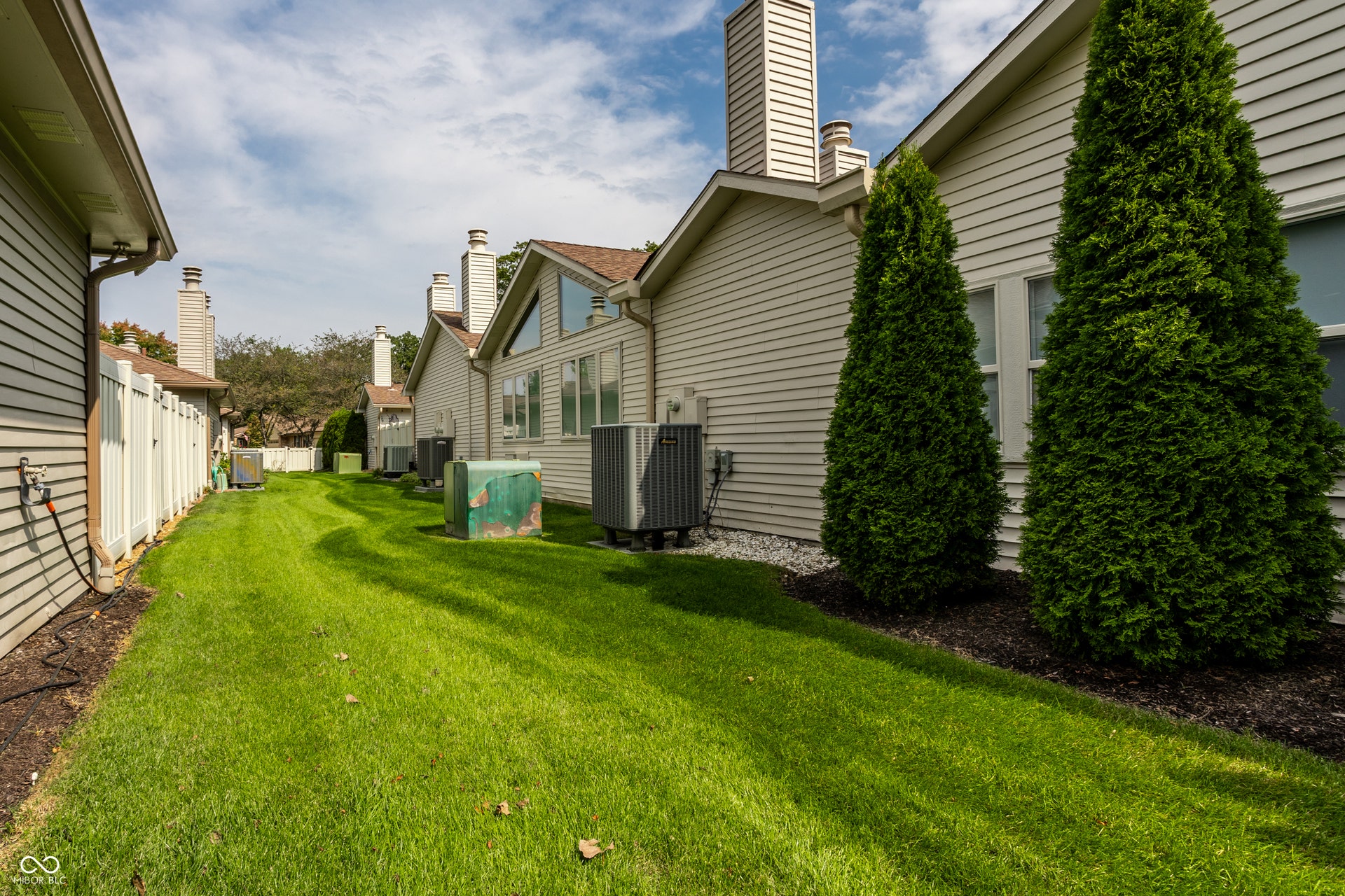 8406 Quail Hollow Road, Indianapolis, IN 46260 8406 Quail Hollow Road, Indianapolis, IN 46260