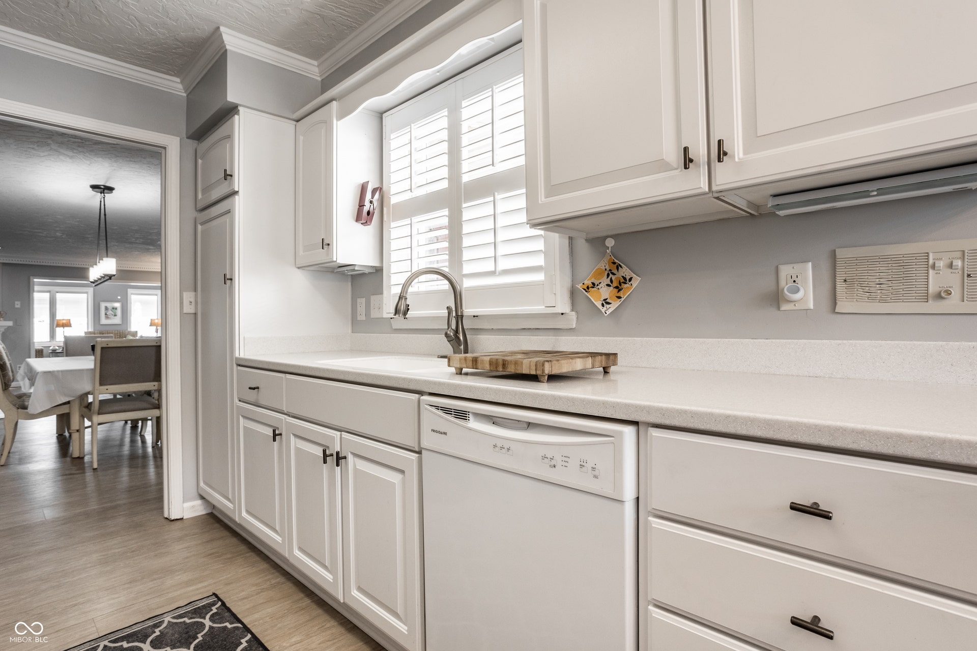 8406 Quail Hollow Road, Indianapolis, IN 46260 8406 Quail Hollow Road, Indianapolis, IN 46260