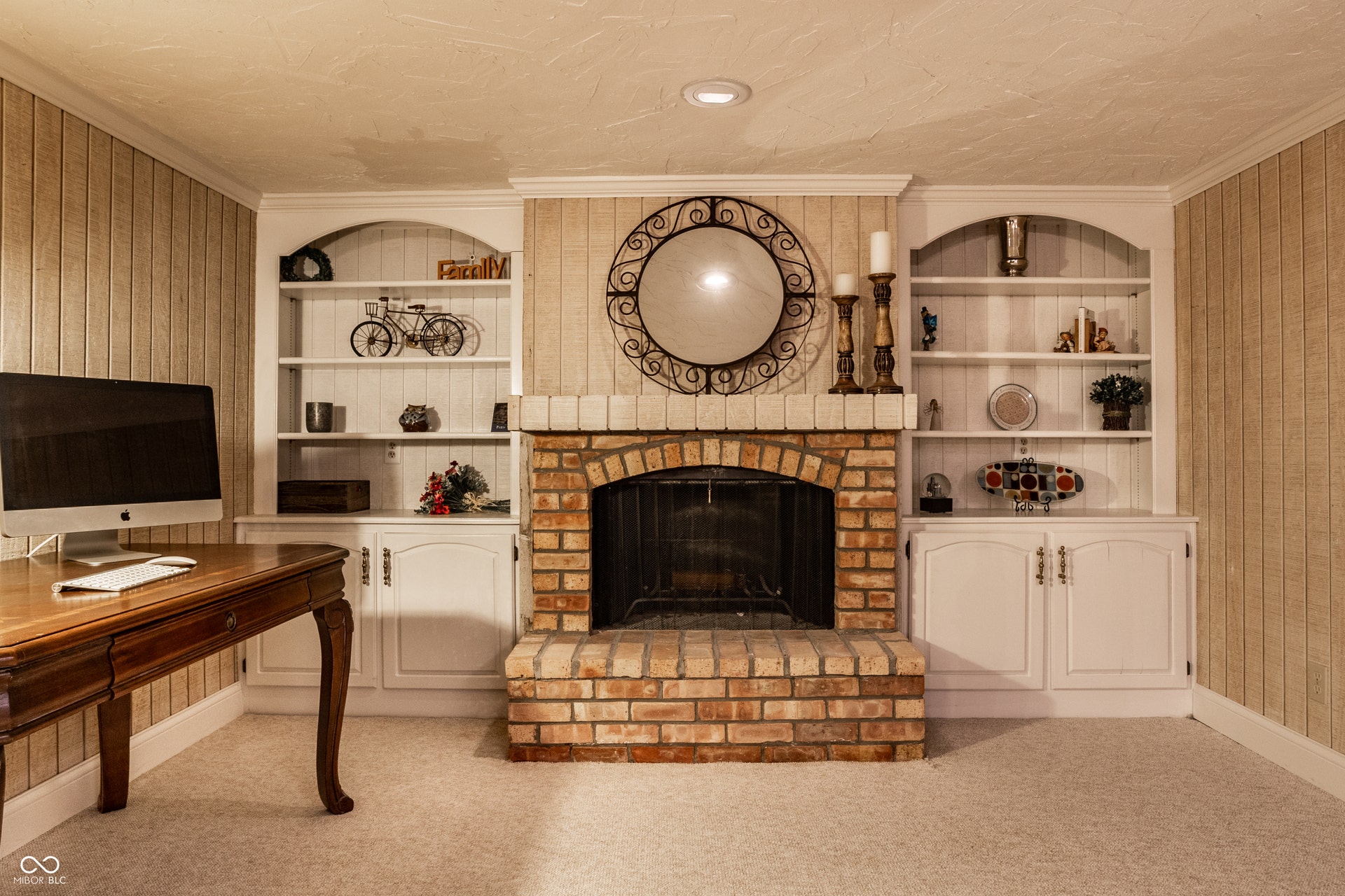 8406 Quail Hollow Road, Indianapolis, IN 46260 8406 Quail Hollow Road, Indianapolis, IN 46260