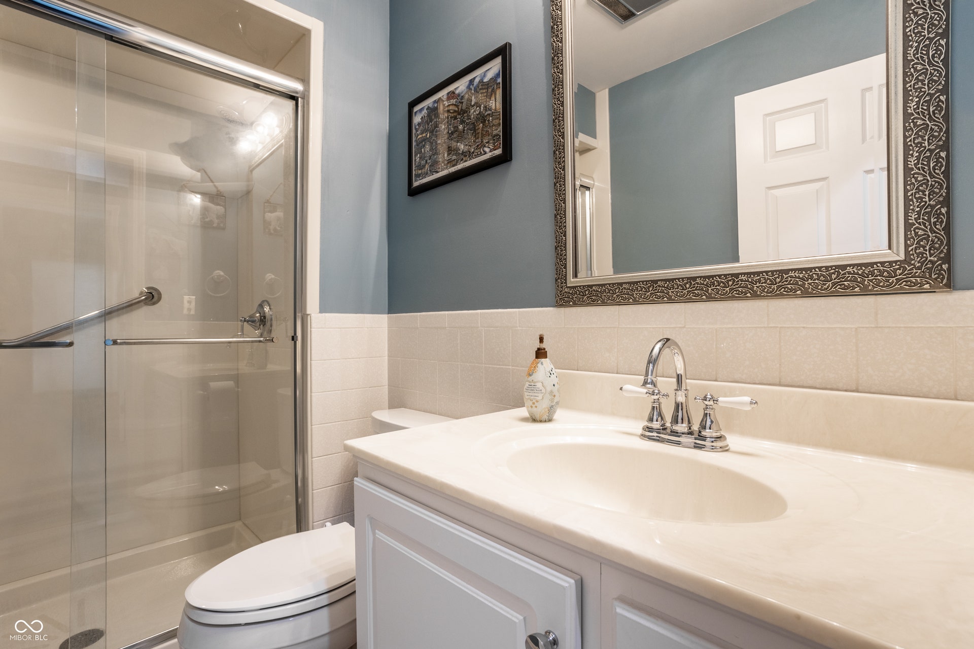 8406 Quail Hollow Road, Indianapolis, IN 46260 8406 Quail Hollow Road, Indianapolis, IN 46260