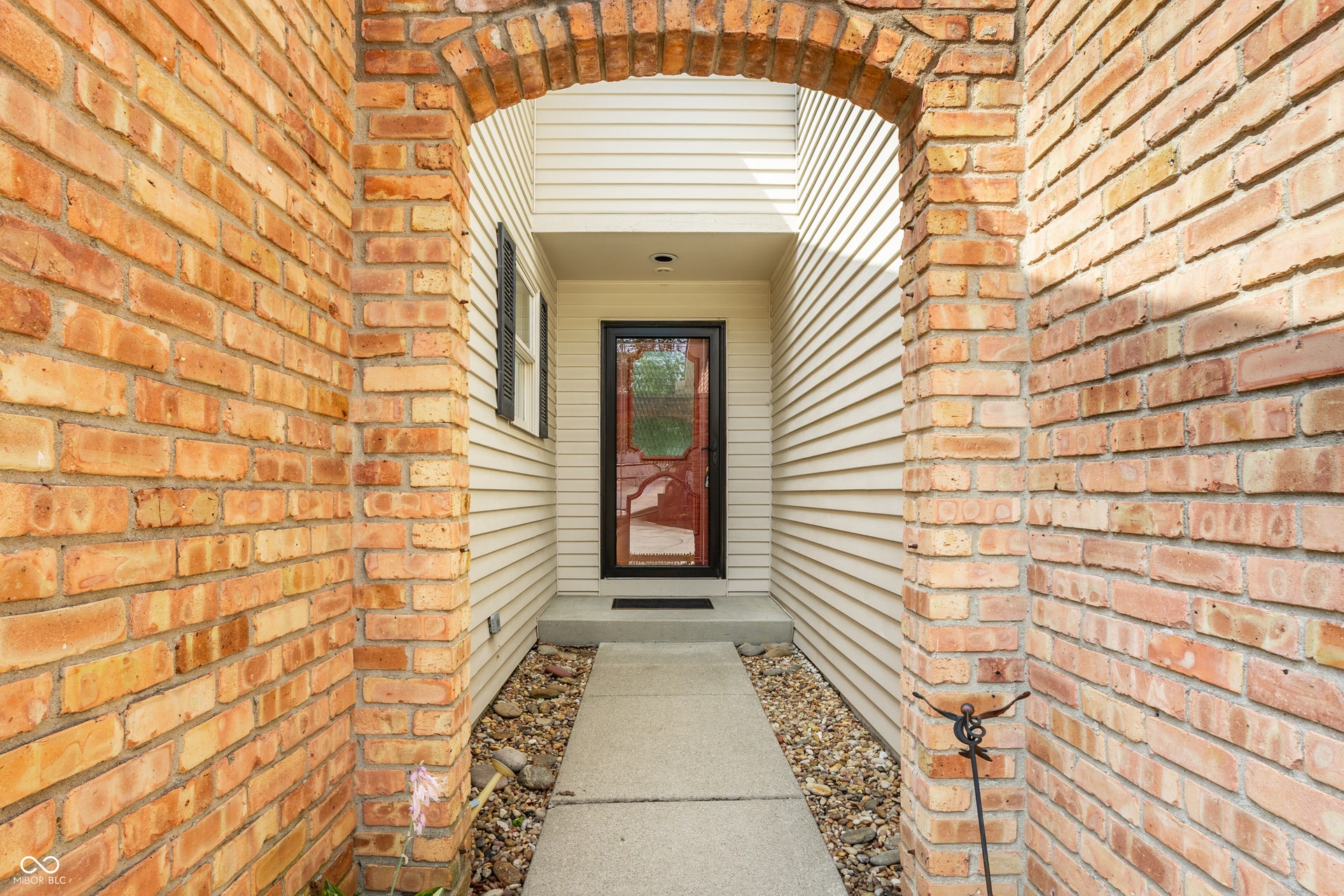 8406 Quail Hollow Road, Indianapolis, IN 46260 8406 Quail Hollow Road, Indianapolis, IN 46260