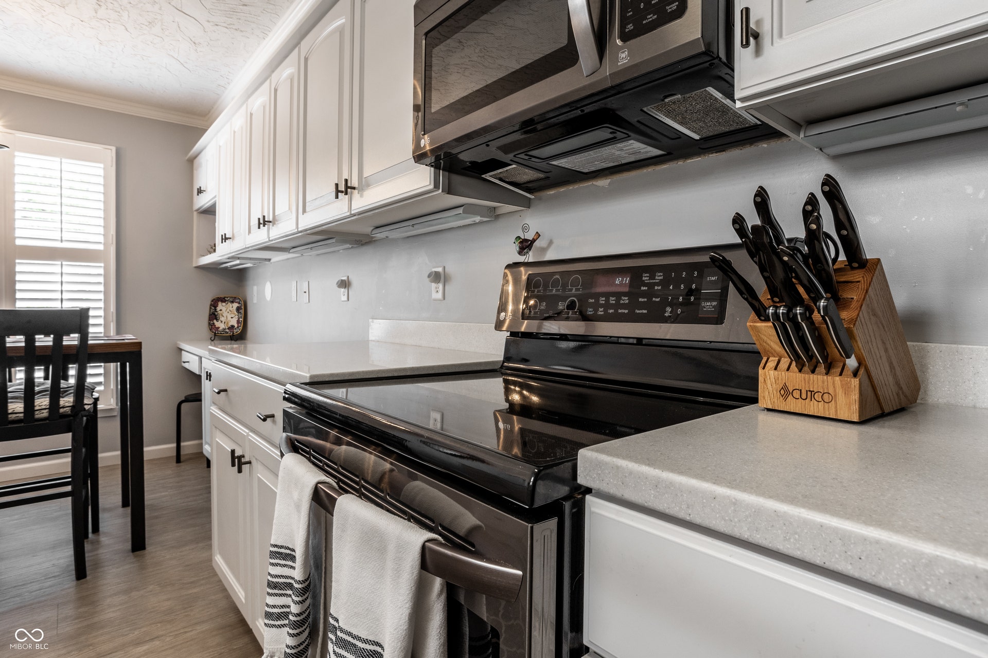 8406 Quail Hollow Road, Indianapolis, IN 46260 8406 Quail Hollow Road, Indianapolis, IN 46260