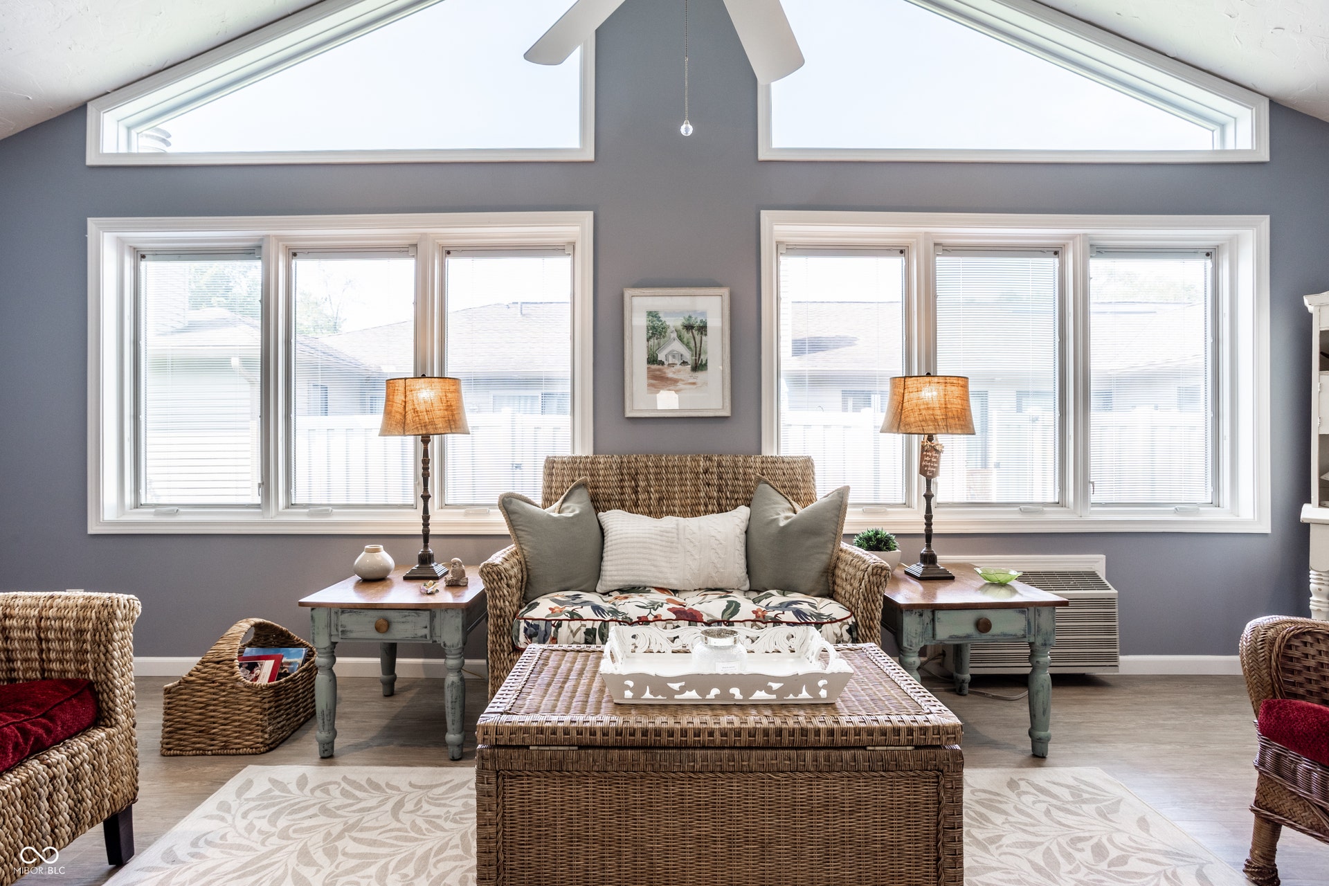 8406 Quail Hollow Road, Indianapolis, IN 46260 8406 Quail Hollow Road, Indianapolis, IN 46260