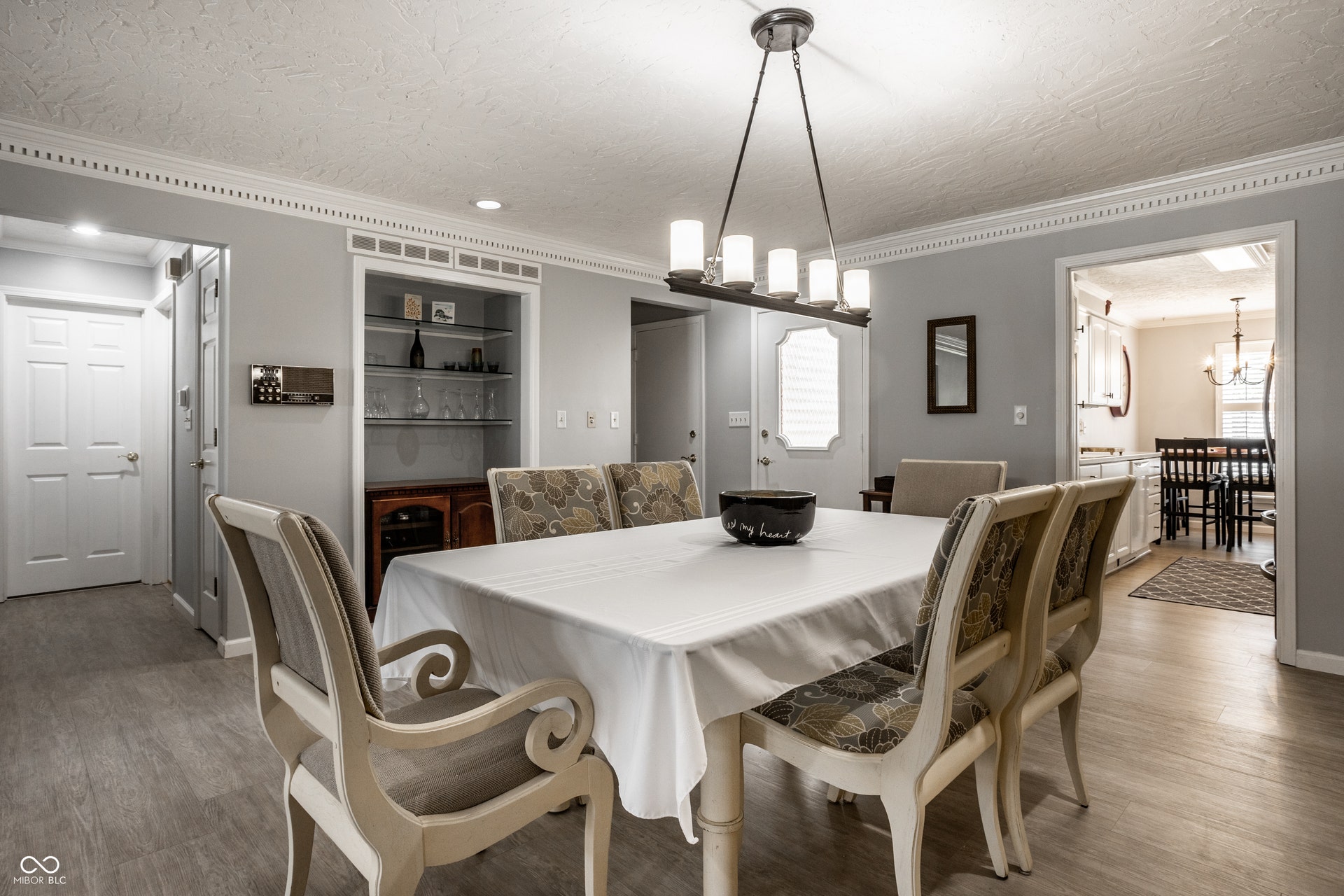 8406 Quail Hollow Road, Indianapolis, IN 46260 8406 Quail Hollow Road, Indianapolis, IN 46260