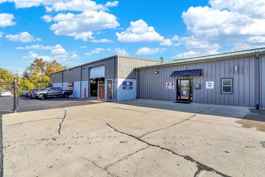 Property photo for 5210 Commerce Circle, Indianapolis, IN