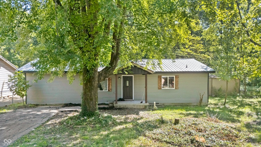 Property photo for 1235 N 3rd, Austin, IN