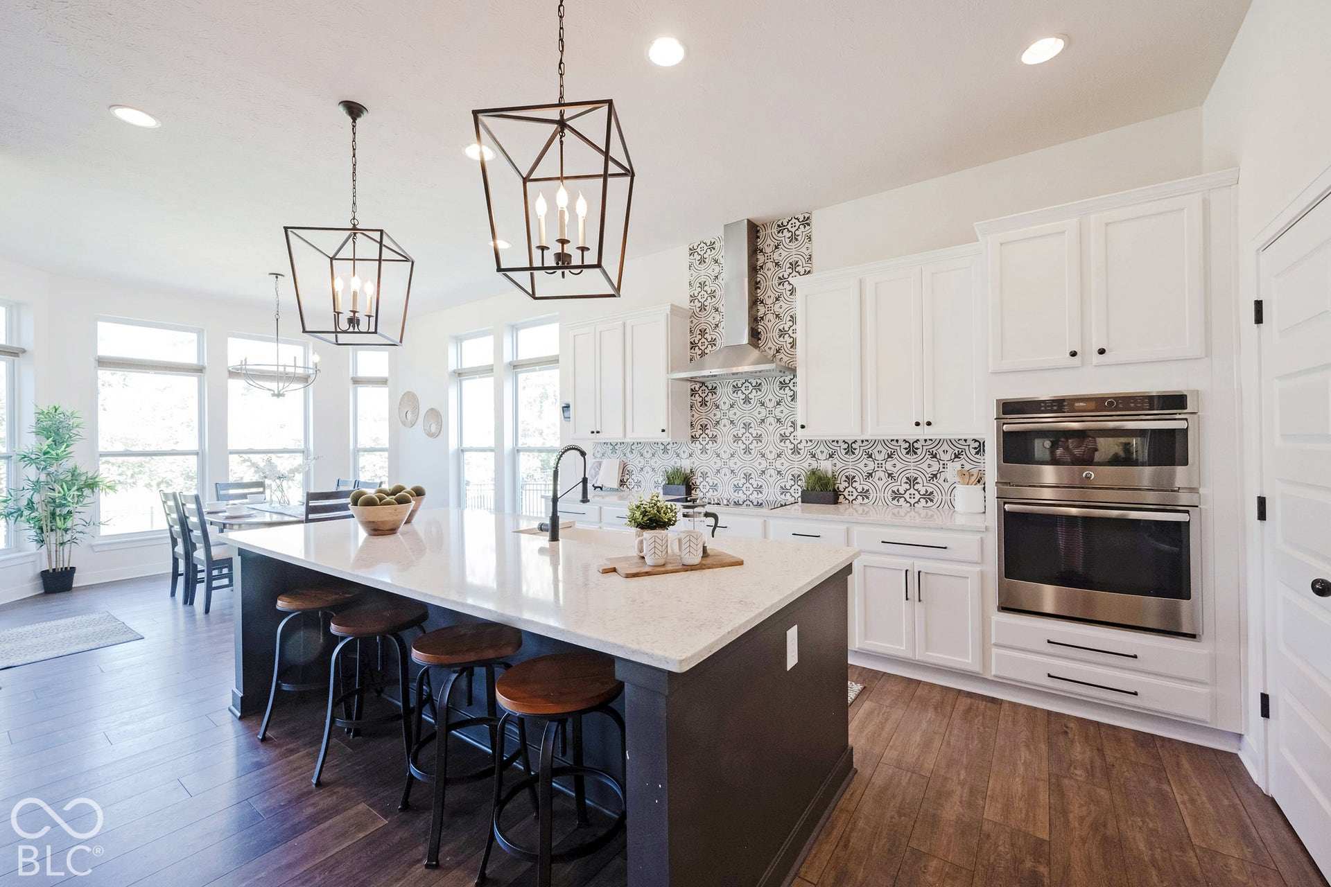 11614 Platt Street, Noblesville, IN 46060 Picture yourself cooking in this gorgeous gourmet kitchen!