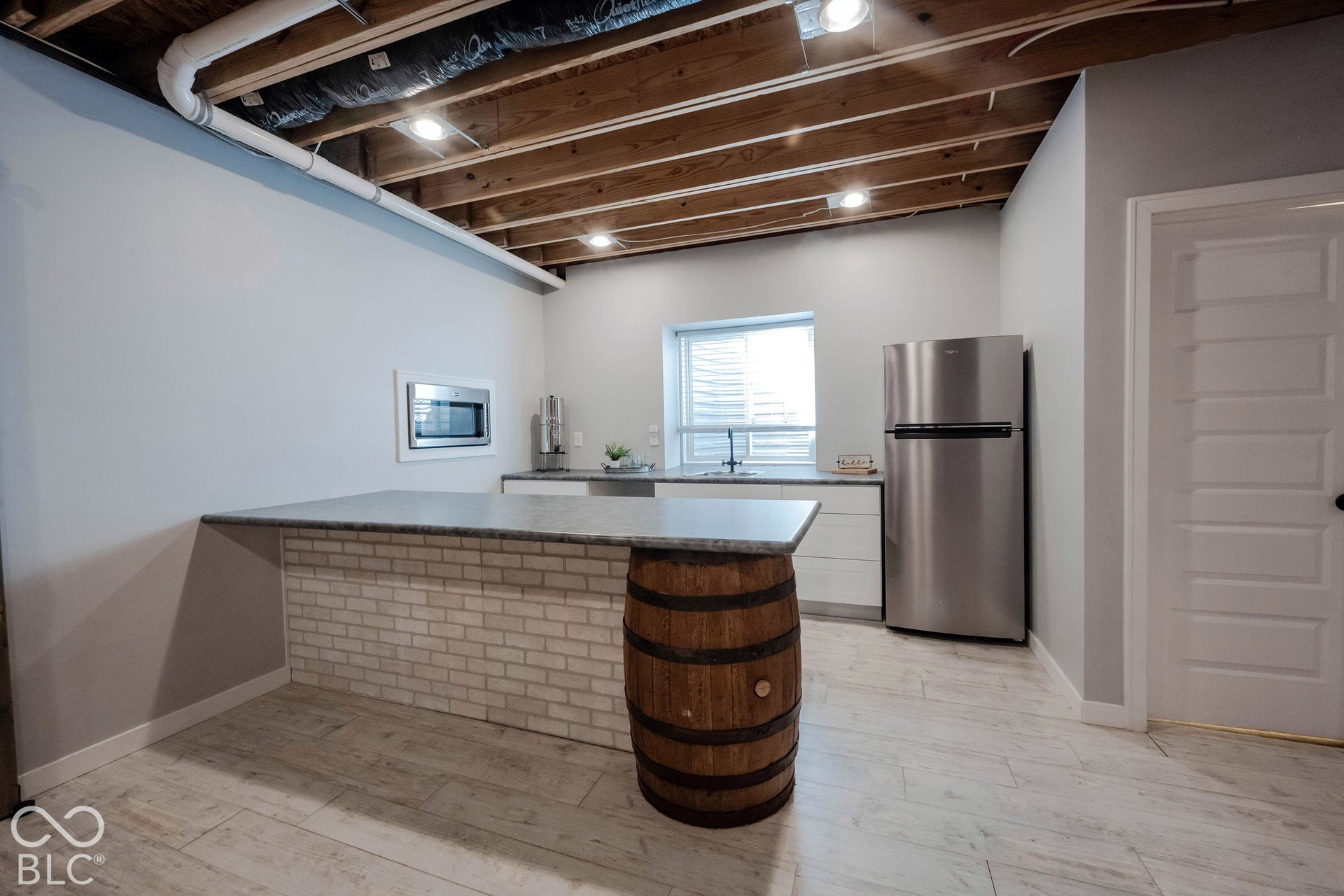 11614 Platt Street, Noblesville, IN 46060 ...and a kitchenette!