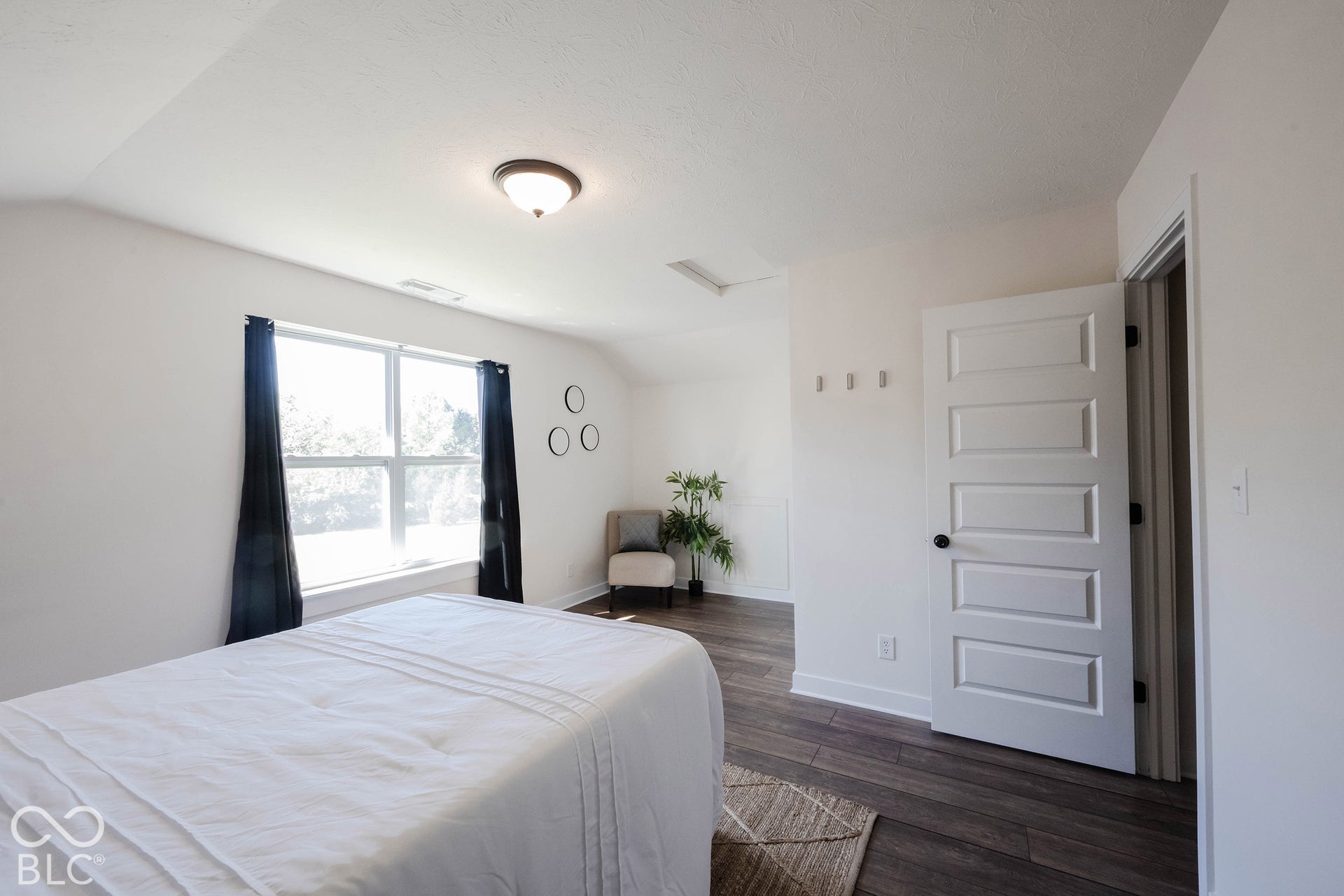 11614 Platt Street, Noblesville, IN 46060 Hardwood floors continue throughout the loft!