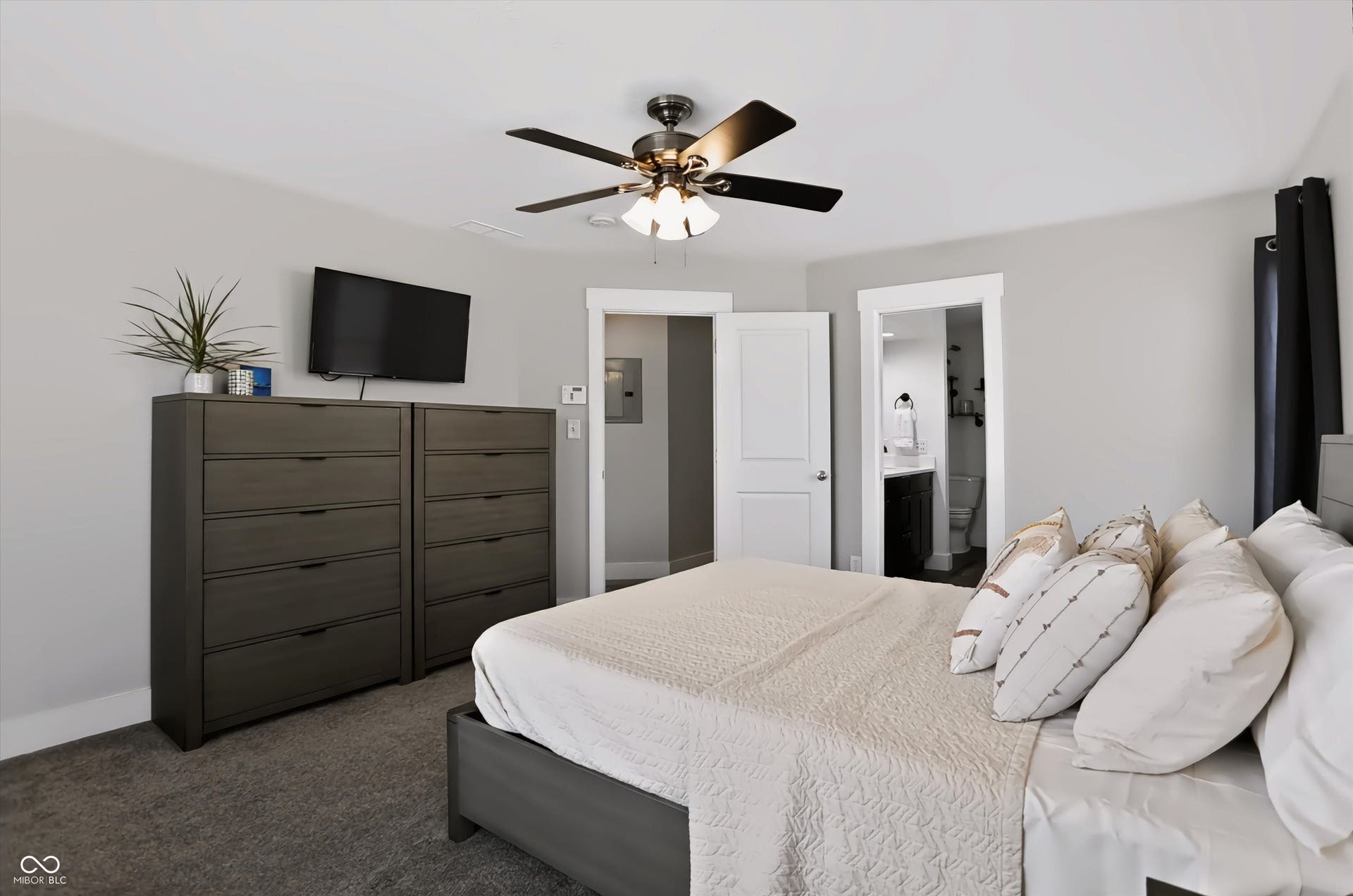 2329 Central Avenue, Indianapolis, IN 46205