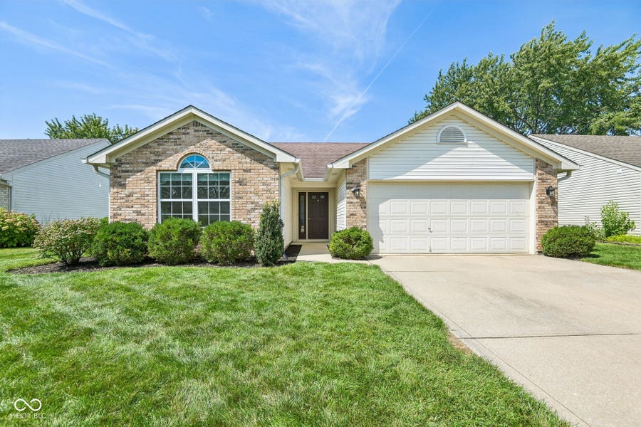 Property photo for 12886 Longleaf Lane, Fishers, IN
