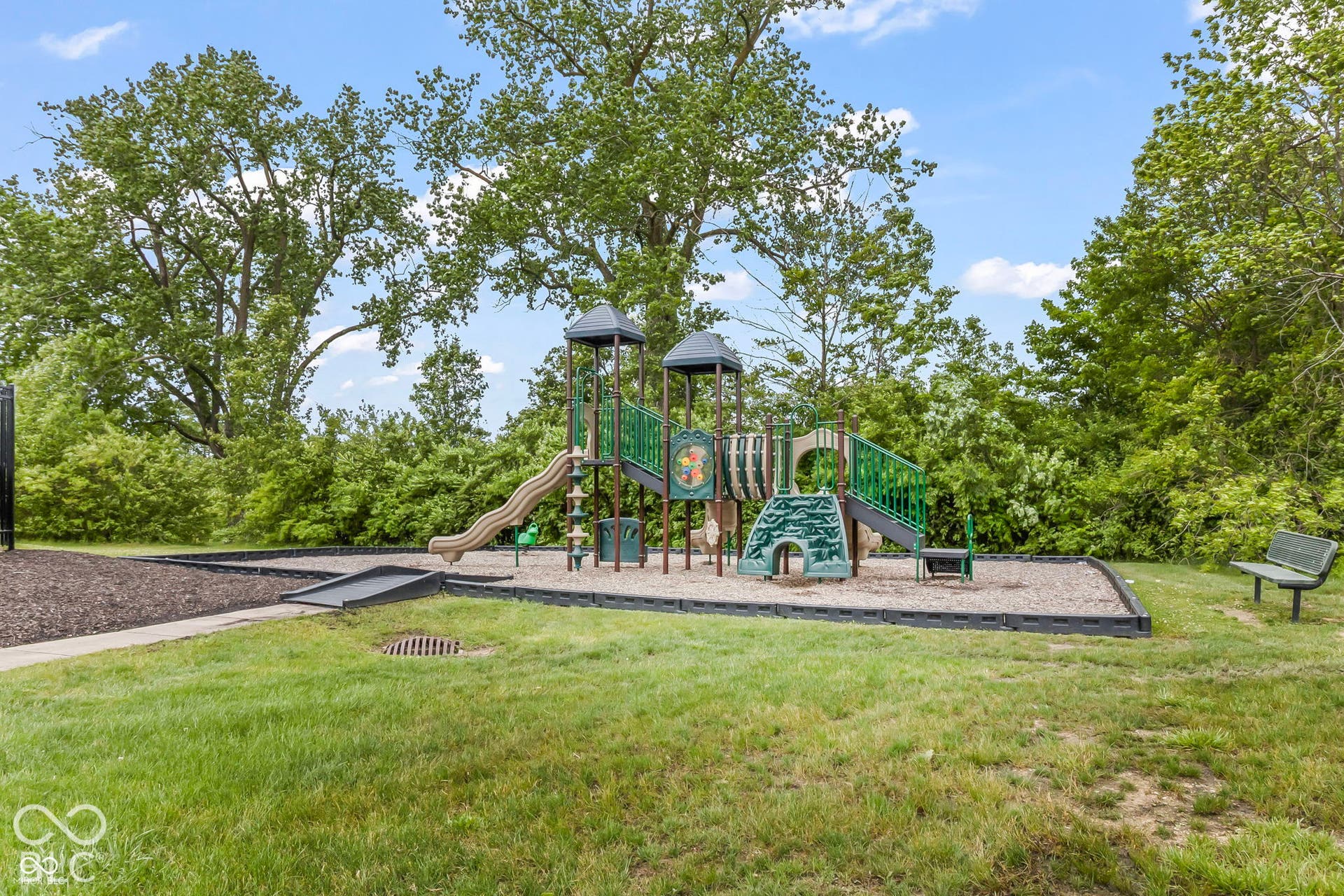 Neighborhood amenities include pool, tennis, basketball, multiple playgrounds, clubhouse, walking trails, with Winding Ridge Golf Course