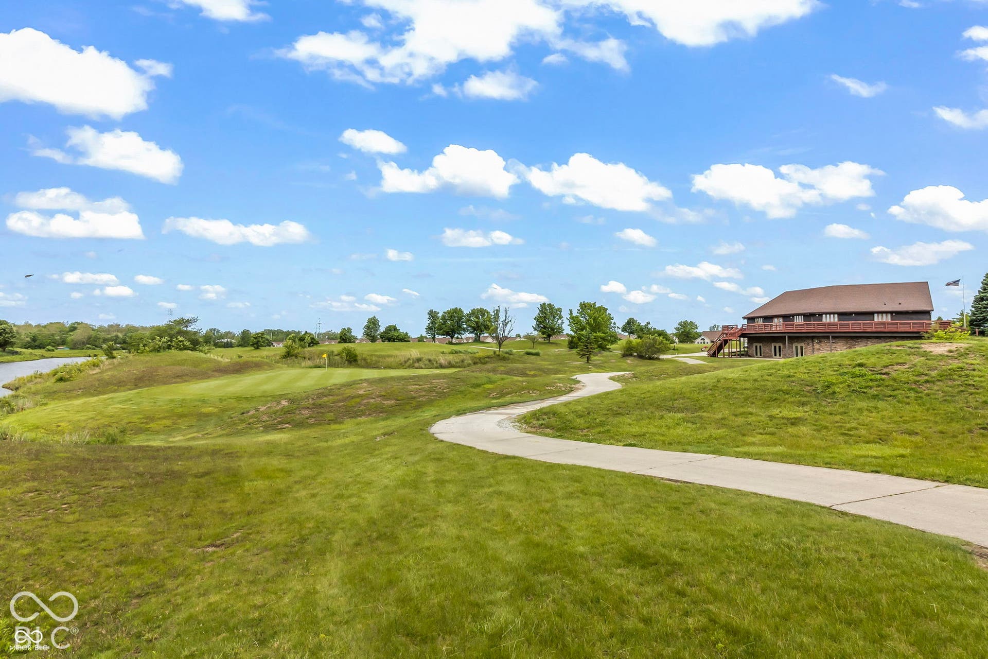 Neighborhood amenities include pool, tennis, basketball, multiple playgrounds, clubhouse, walking trails, with Winding Ridge Golf Course