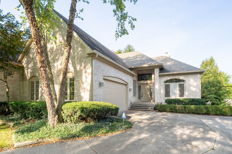 Property photo for 1832 Broadleaf Court, Greenwood, IN