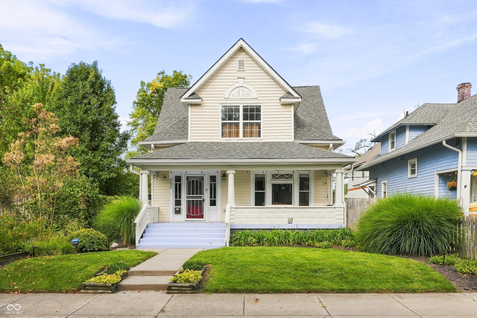 952 Eastern Avenue, Indianapolis, IN 46201 All the curb appeal!