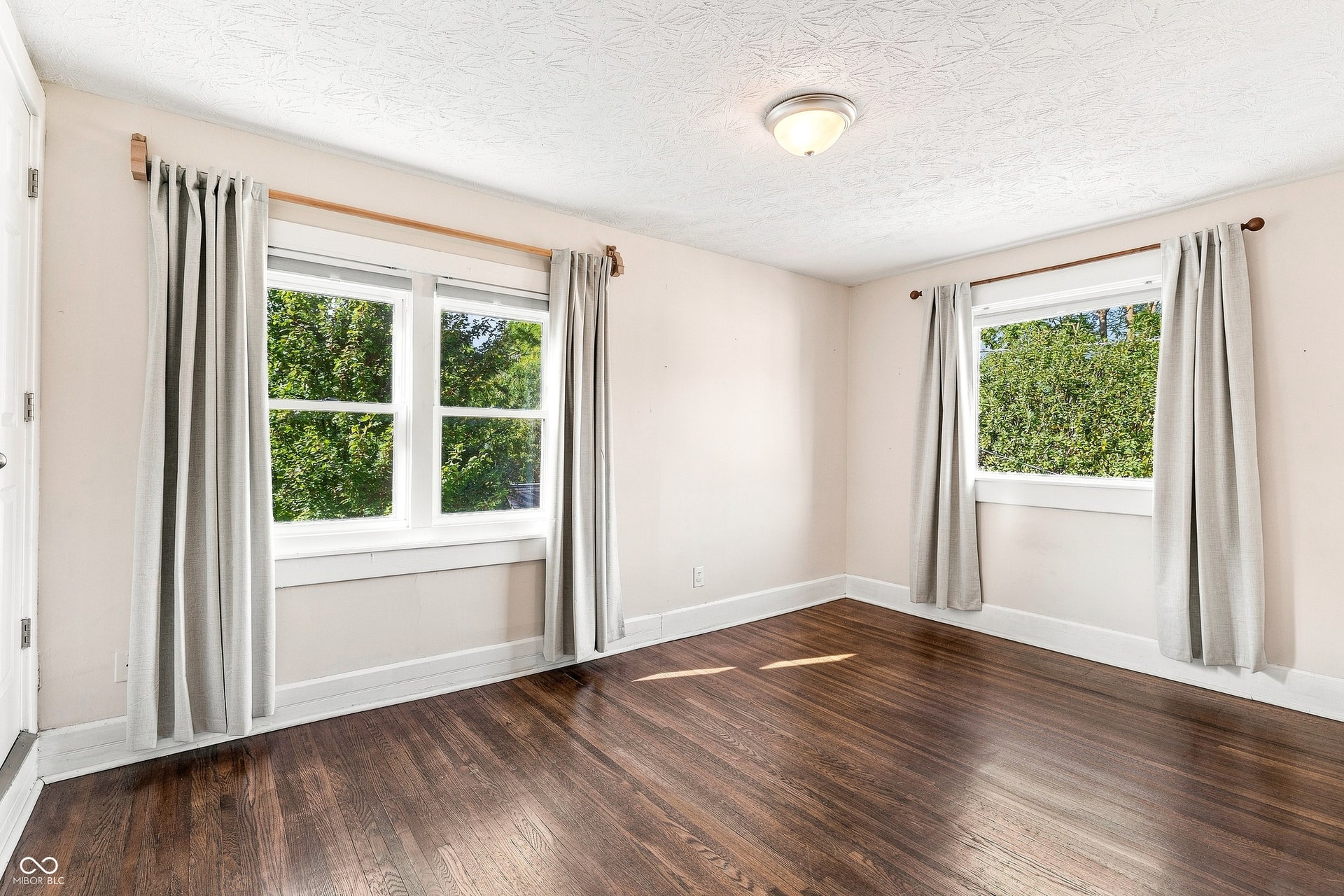 952 Eastern Avenue, Indianapolis, IN 46201 Bed 3 with gorgeous wood floors
