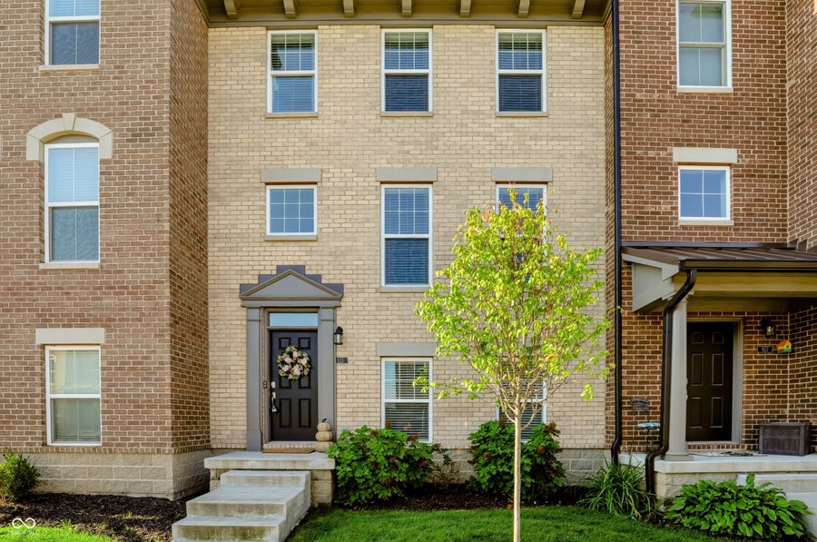 Property photo for 933 Yorkshire Lane, Zionsville, IN