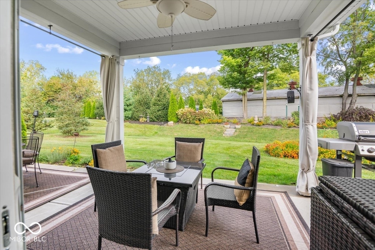 Enjoy the private yard and all the extra private landscaping space - arguably the best lot in the neighborhood.
