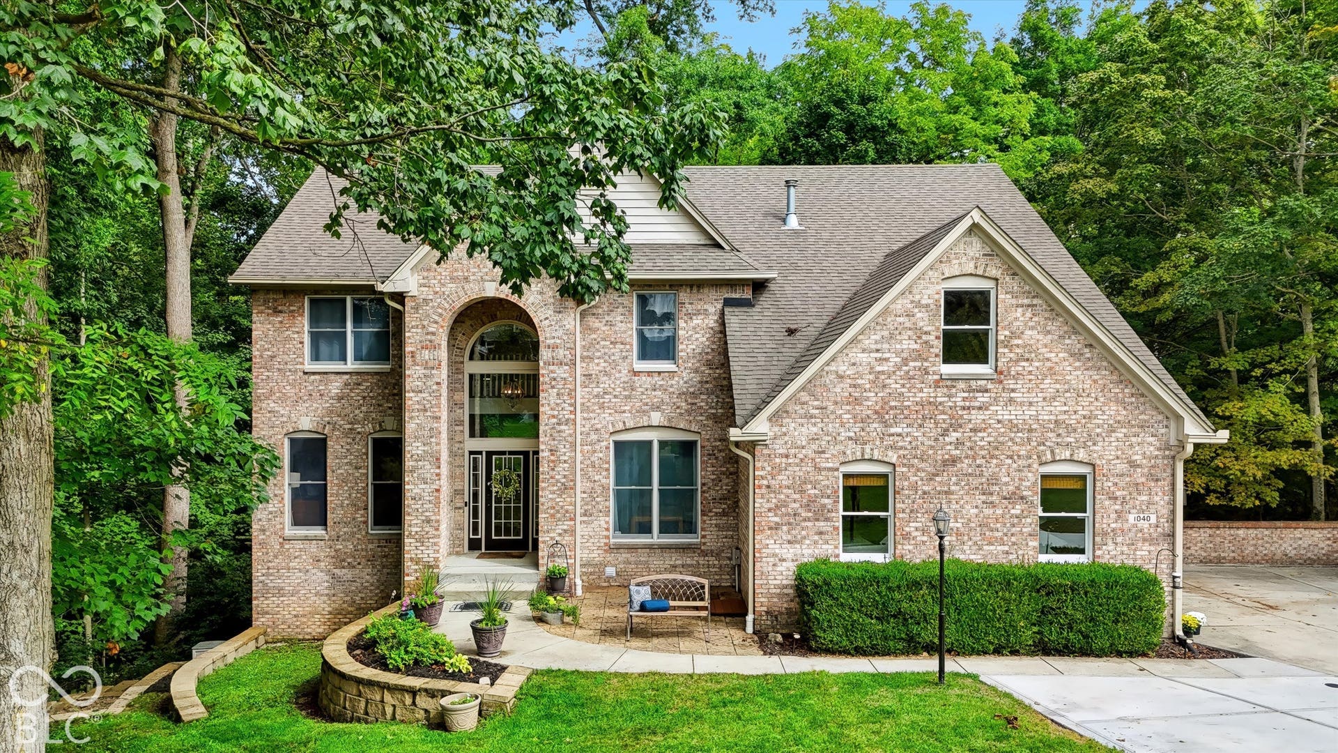1040 Sullivans Ridge, Zionsville, IN 46077