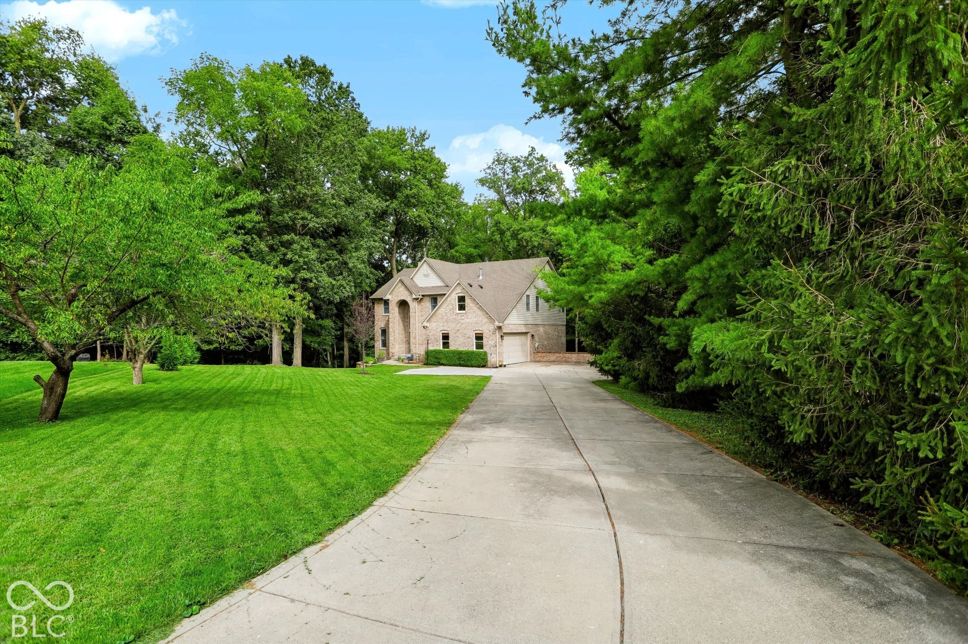 1040 Sullivans Ridge, Zionsville, IN 46077