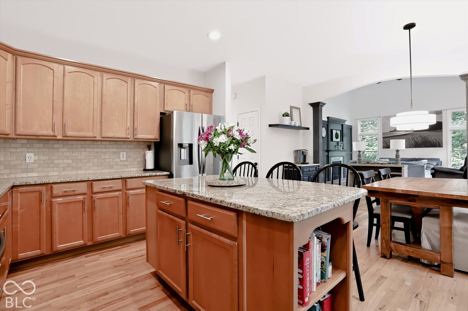 1040 Sullivans Ridge, Zionsville, IN 46077