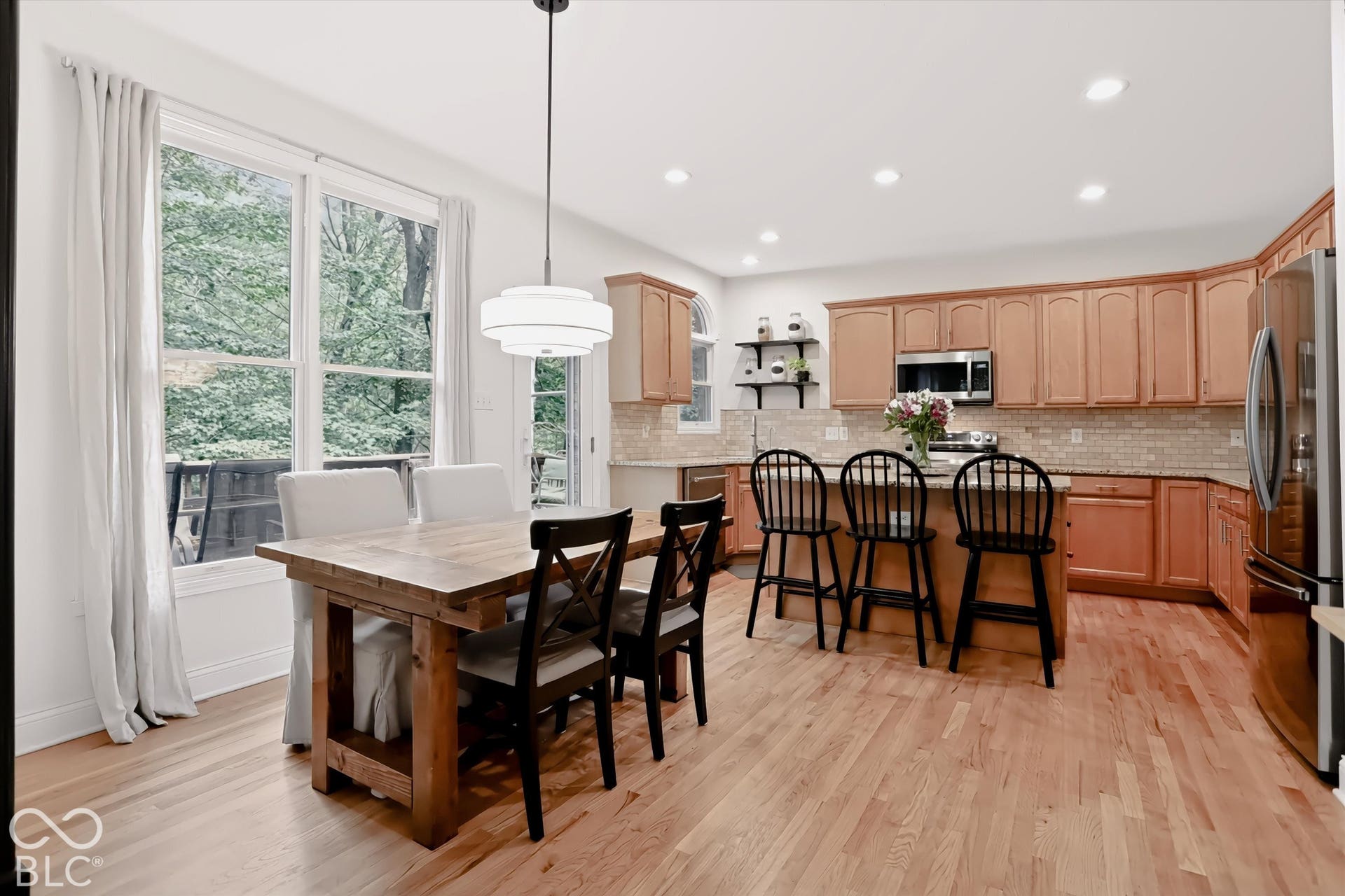 1040 Sullivans Ridge, Zionsville, IN 46077