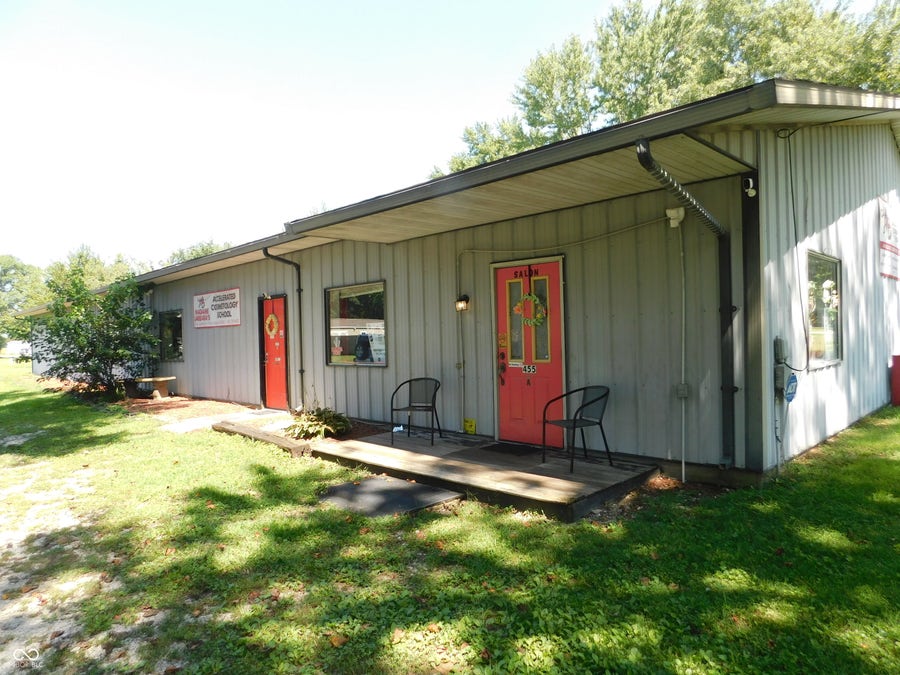 Property photo for 455 W Springhill Drive, Terre Haute, IN