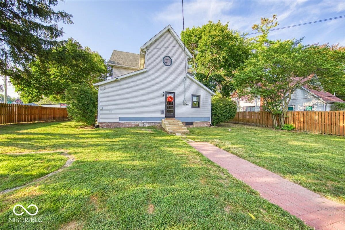 411 E Main Street, Plainfield, IN 46168