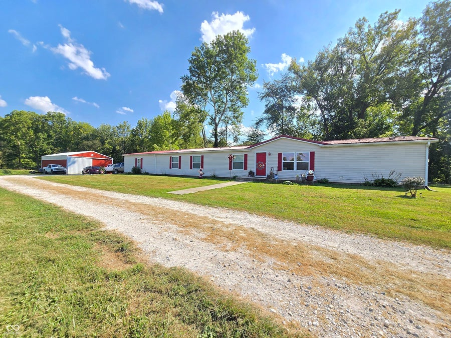 Property photo for 9099 Pipe Creek Road, Metamora, IN