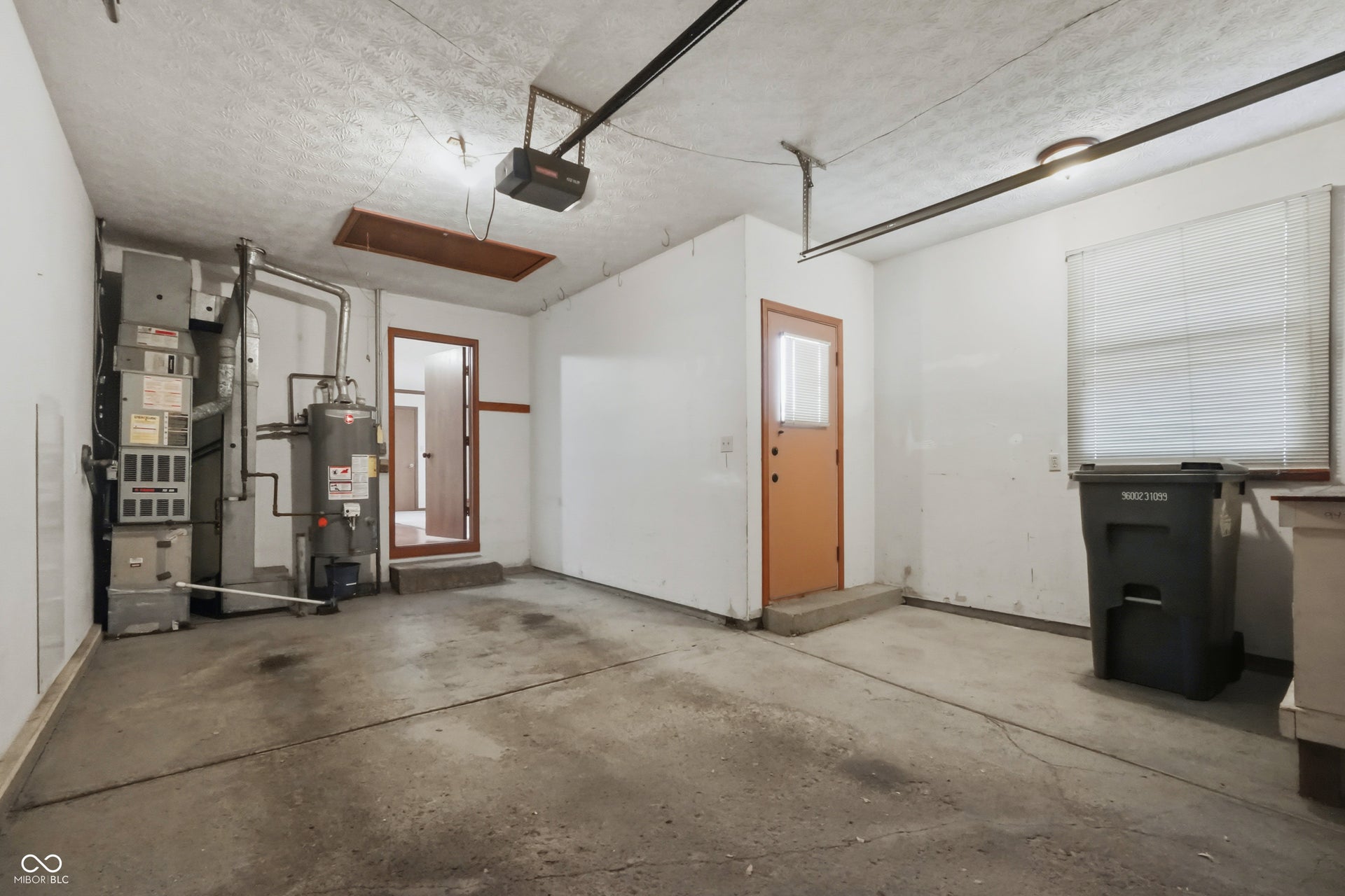 6249 Apache Drive, Indianapolis, IN 46254 6249 Apache Drive, Indianapolis, IN 46254
