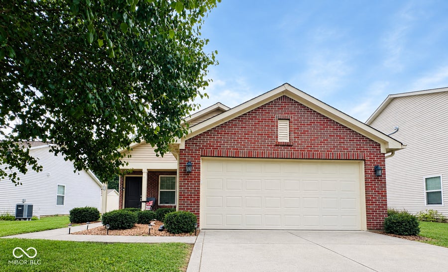 Property photo for 155 Thistlewood Drive, Greenfield, IN